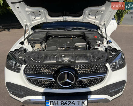 Мерседес ГЛЕ-Класс 2019 в Одессе на Automoto.ua Белый Мерседес ГЛЕ-Класс, объемом двигателя 1.95 л и пробегом 160 тыс. км за 50500 $, фото 25 на Automoto.ua