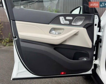 Мерседес ГЛЕ-Класс 2019 в Киеве на Automoto.ua Белый Мерседес ГЛЕ-Класс, объемом двигателя 1.99 л и пробегом 81 тыс. км за 45700 $, фото 47 на Automoto.ua