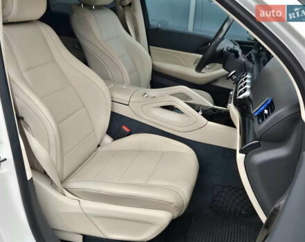 Мерседес ГЛЕ-Клас 2019 у Києві на Automoto.ua Білий Мерседес ГЛЕ-Клас, об'ємом двигуна 2 л та пробігом 133 тис. км за 49900 $, фото 29 на Automoto.ua