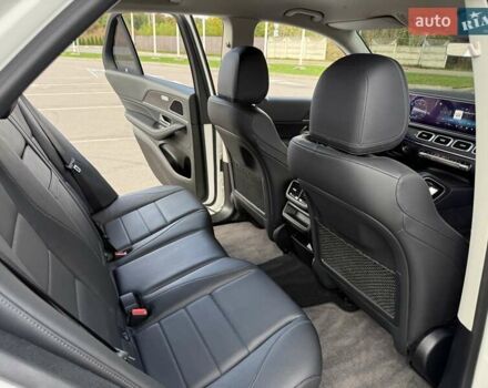 Белый Мерседес ГЛЕ-Класс, объемом двигателя 1.95 л и пробегом 75 тыс. км за 58900 $, фото 67 на Automoto.ua