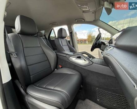 Белый Мерседес ГЛЕ-Класс, объемом двигателя 1.95 л и пробегом 75 тыс. км за 58900 $, фото 80 на Automoto.ua