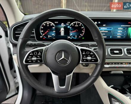 Мерседес ГЛЕ-Класс 2019 в Киеве на Automoto.ua Белый Мерседес ГЛЕ-Класс, объемом двигателя 1.99 л и пробегом 81 тыс. км за 45700 $, фото 90 на Automoto.ua