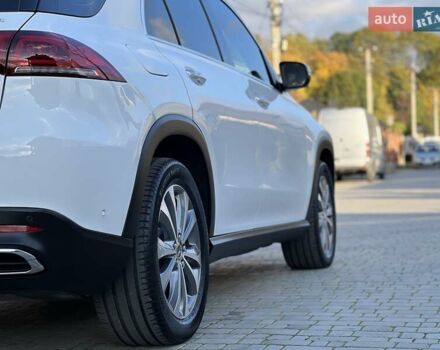 Мерседес ГЛЕ-Класс 2019 в Ровно на Automoto.ua Белый Мерседес ГЛЕ-Класс, объемом двигателя 1.95 л и пробегом 50 тыс. км за 65000 $, фото 33 на Automoto.ua