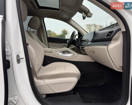 Мерседес ГЛЕ-Класс 2019 в Киеве на Automoto.ua Белый Мерседес ГЛЕ-Класс, объемом двигателя 1.99 л и пробегом 81 тыс. км за 45700 $, фото 73 на Automoto.ua