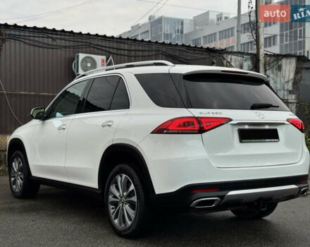 Мерседес ГЛЕ-Класс 2019 в Киеве на Automoto.ua Белый Мерседес ГЛЕ-Класс, объемом двигателя 1.99 л и пробегом 81 тыс. км за 45700 $, фото 44 на Automoto.ua