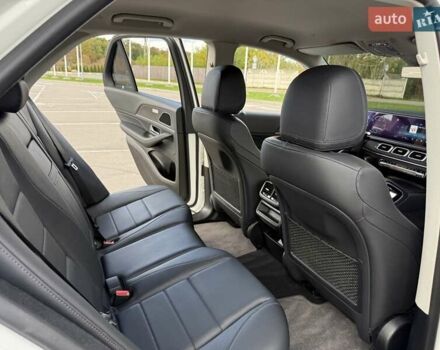 Белый Мерседес ГЛЕ-Класс, объемом двигателя 1.95 л и пробегом 75 тыс. км за 58900 $, фото 68 на Automoto.ua