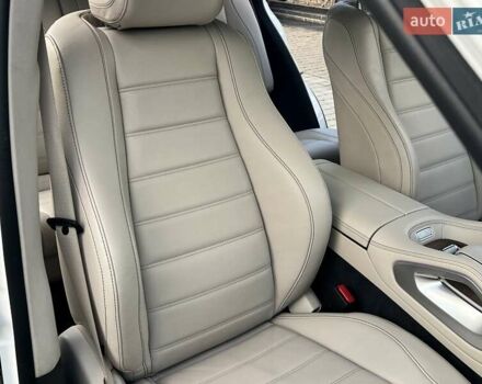 Мерседес ГЛЕ-Класс 2019 в Ровно на Automoto.ua Белый Мерседес ГЛЕ-Класс, объемом двигателя 1.95 л и пробегом 50 тыс. км за 65000 $, фото 92 на Automoto.ua
