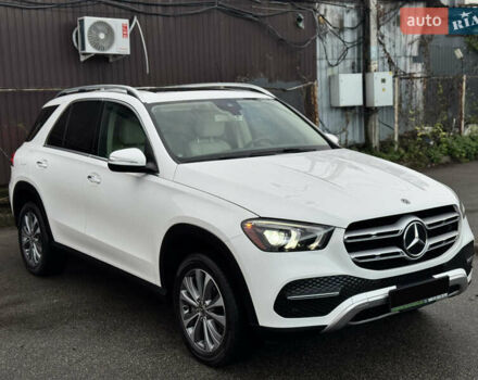 Мерседес ГЛЕ-Класс 2019 в Киеве на Automoto.ua Белый Мерседес ГЛЕ-Класс, объемом двигателя 1.99 л и пробегом 81 тыс. км за 45700 $, фото 38 на Automoto.ua