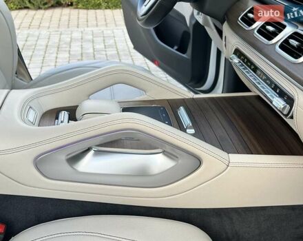 Мерседес ГЛЕ-Класс 2019 в Ровно на Automoto.ua Белый Мерседес ГЛЕ-Класс, объемом двигателя 1.95 л и пробегом 50 тыс. км за 65000 $, фото 95 на Automoto.ua