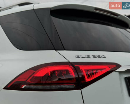 Мерседес ГЛЕ-Класс 2019 в Киеве на Automoto.ua Белый Мерседес ГЛЕ-Класс, объемом двигателя 1.99 л и пробегом 81 тыс. км за 45700 $, фото 32 на Automoto.ua