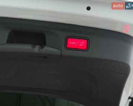 Білий Мерседес ГЛЕ-Клас, об'ємом двигуна 2 л та пробігом 192 тис. км за 49490 $, фото 34 на Automoto.ua