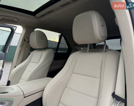 Мерседес ГЛЕ-Класс 2019 в Киеве на Automoto.ua Белый Мерседес ГЛЕ-Класс, объемом двигателя 1.99 л и пробегом 81 тыс. км за 45700 $, фото 50 на Automoto.ua