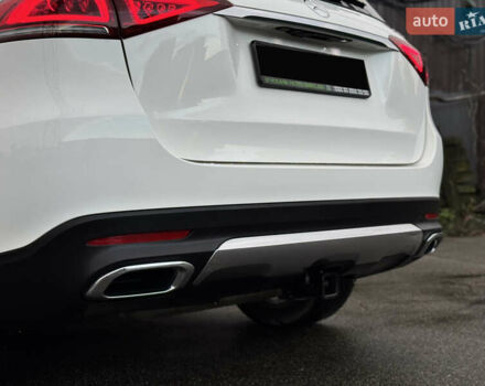 Мерседес ГЛЕ-Класс 2019 в Киеве на Automoto.ua Белый Мерседес ГЛЕ-Класс, объемом двигателя 1.99 л и пробегом 81 тыс. км за 45700 $, фото 30 на Automoto.ua