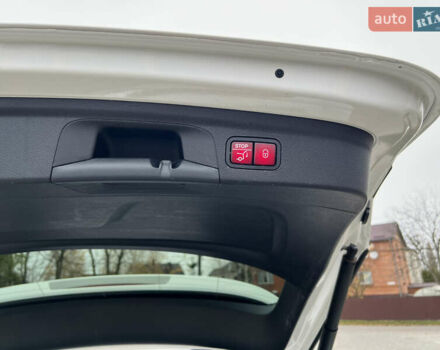 Белый Мерседес ГЛЕ-Класс, объемом двигателя 1.99 л и пробегом 111 тыс. км за 48880 $, фото 23 на Automoto.ua