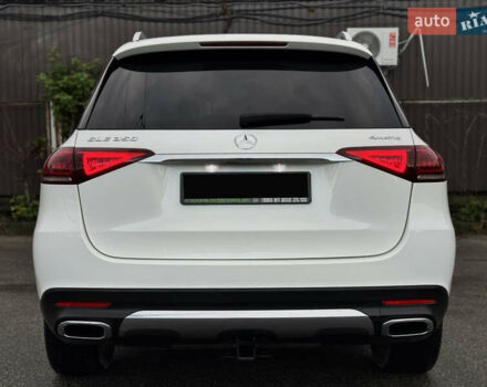 Мерседес ГЛЕ-Класс 2019 в Киеве на Automoto.ua Белый Мерседес ГЛЕ-Класс, объемом двигателя 1.99 л и пробегом 81 тыс. км за 45700 $, фото 42 на Automoto.ua