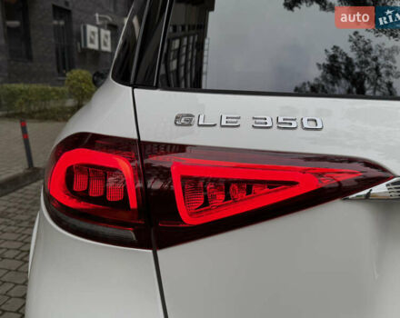 Білий Мерседес ГЛЕ-Клас, об'ємом двигуна 2 л та пробігом 70 тис. км за 48888 $, фото 29 на Automoto.ua
