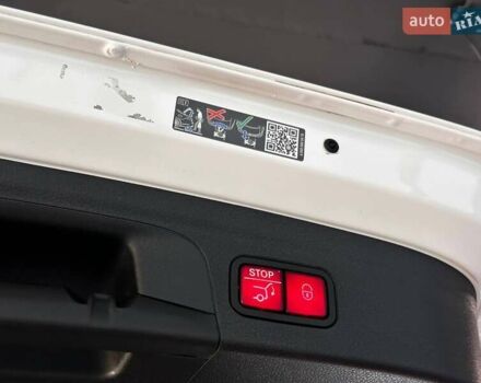 Білий Мерседес ГЛЕ-Клас, об'ємом двигуна 1.99 л та пробігом 22 тис. км за 78900 $, фото 45 на Automoto.ua