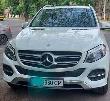 Мерседес ГЛЕ-Класс 2015 в Херсоне на Automoto.ua Белый Мерседес ГЛЕ-Класс, объемом двигателя 2.14 л и пробегом 137 тыс. км за 35500 $, фото 1 на Automoto.ua