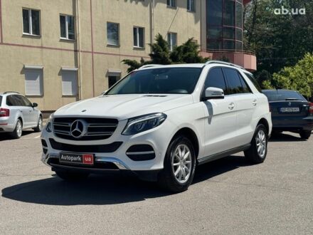 Мерседес ГЛЕ-Класс 2015 в Запорожье на Automoto.ua Белый Мерседес ГЛЕ-Класс, объемом двигателя 2.2 л и пробегом 100 тыс. км за 28990 $, фото 1 на Automoto.ua