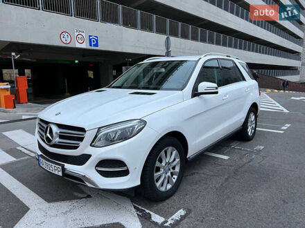 Мерседес ГЛЕ-Класс 2015 в Киеве на Automoto.ua Белый Мерседес ГЛЕ-Класс, объемом двигателя 2.14 л и пробегом 85 тыс. км за 29999 $, фото 1 на Automoto.ua