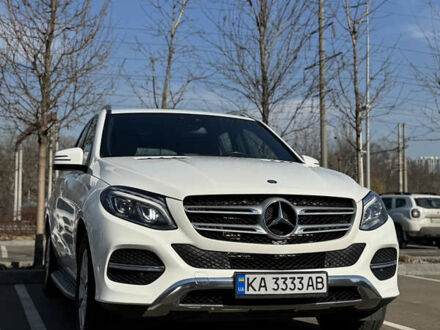 Мерседес ГЛЕ-Клас 2016 у Києві на Automoto.ua Білий Мерседес ГЛЕ-Клас, об'ємом двигуна 2.14 л та пробігом 122 тис. км за 34990 $, фото 1 на Automoto.ua