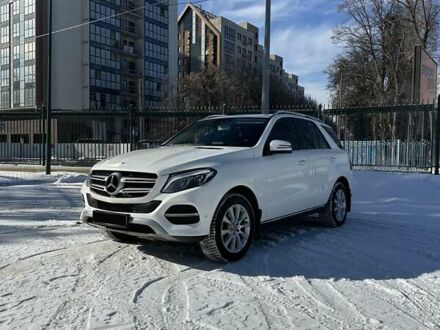 Белый Мерседес ГЛЕ-Класс, объемом двигателя 2.14 л и пробегом 190 тыс. км за 27999 $, фото 1 на Automoto.ua