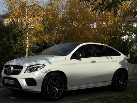 Мерседес ГЛЕ-Класс 2017 в Одессе на Automoto.ua Белый Мерседес ГЛЕ-Класс, объемом двигателя 3 л и пробегом 90 тыс. км за 54000 $, фото 1 на Automoto.ua
