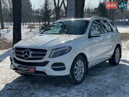 Мерседес ГЛЕ-Класс 2017 в Киеве на Automoto.ua Белый Мерседес ГЛЕ-Класс, объемом двигателя 2.2 л и пробегом 150 тыс. км за 32990 $, фото 1 на Automoto.ua