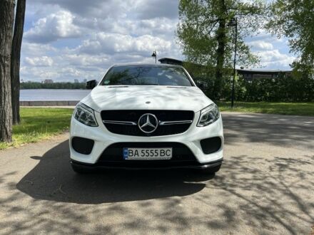 Мерседес ГЛЕ-Класс 2017 в Киеве на Automoto.ua Белый Мерседес ГЛЕ-Класс, объемом двигателя 3 л и пробегом 150 тыс. км за 46800 $, фото 1 на Automoto.ua