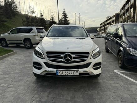 Мерседес ГЛЕ-Класс 2017 в Ирпене на Automoto.ua Белый Мерседес ГЛЕ-Класс, объемом двигателя 2.1 л и пробегом 120 тыс. км за 34900 $, фото 1 на Automoto.ua