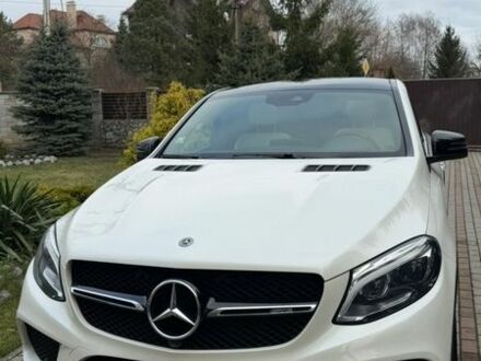 Белый Мерседес ГЛЕ-Класс, объемом двигателя 3 л и пробегом 107 тыс. км за 47500 $, фото 1 на Automoto.ua