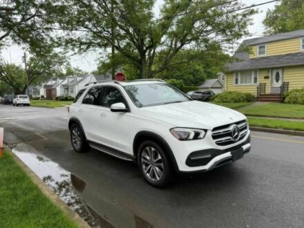 Белый Мерседес ГЛЕ-Класс, объемом двигателя 2 л и пробегом 29 тыс. км за 44000 $, фото 1 на Automoto.ua