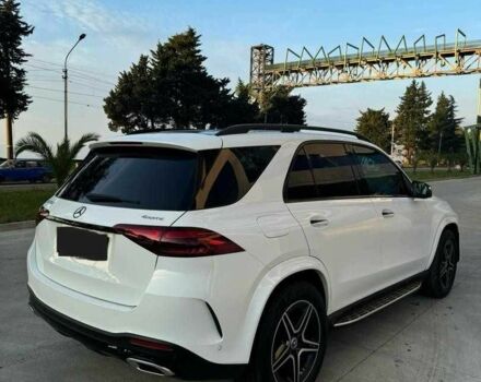 Мерседес ГЛЕ-Класс 2023 в Киеве на Automoto.ua Белый Мерседес ГЛЕ-Класс, объемом двигателя 2 л и пробегом 30 тыс. км за 70001 $, фото 1 на Automoto.ua