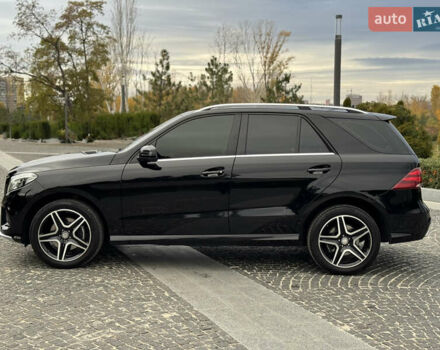 Мерседес ГЛЕ-Класс 2017 в Днепре (Днепропетровске) на Automoto.ua Черный Мерседес ГЛЕ-Класс, объемом двигателя 2.14 л и пробегом 137 тыс. км за 33500 $, фото 10 на Automoto.ua