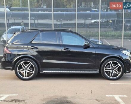 Мерседес ГЛЕ-Класс 2017 в Киеве на Automoto.ua Черный Мерседес ГЛЕ-Класс, объемом двигателя 3 л и пробегом 125 тыс. км за 33500 $, фото 6 на Automoto.ua