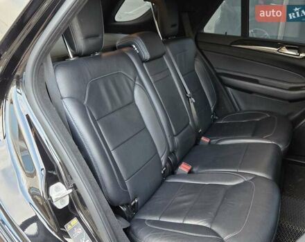 Мерседес ГЛЕ-Класс 2017 в Киеве на Automoto.ua Черный Мерседес ГЛЕ-Класс, объемом двигателя 3 л и пробегом 125 тыс. км за 33500 $, фото 16 на Automoto.ua