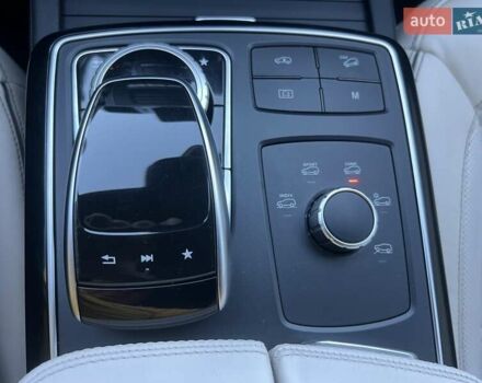 Мерседес ГЛЕ-Класс 2018 в Киеве на Automoto.ua Черный Мерседес ГЛЕ-Класс, объемом двигателя 4.66 л и пробегом 136 тыс. км за 28900 $, фото 13 на Automoto.ua