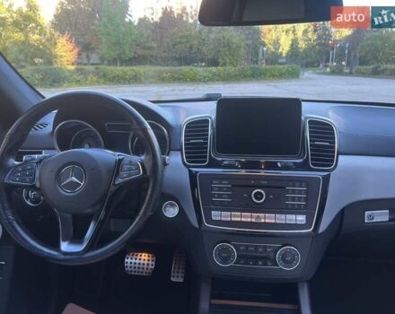 Мерседес ГЛЕ-Класс 2018 в Киеве на Automoto.ua Черный Мерседес ГЛЕ-Класс, объемом двигателя 4.66 л и пробегом 136 тыс. км за 28900 $, фото 11 на Automoto.ua
