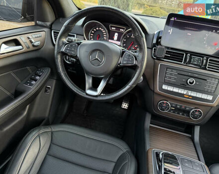 Мерседес ГЛЕ-Класс 2019 в Днепре (Днепропетровске) на Automoto.ua Черный Мерседес ГЛЕ-Класс, объемом двигателя 3 л и пробегом 59 тыс. км за 48600 $, фото 27 на Automoto.ua