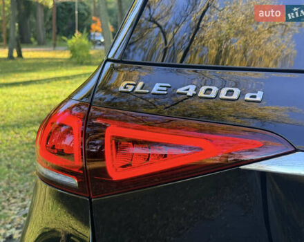 Мерседес ГЛЕ-Класс 2022 в Киеве на Automoto.ua Черный Мерседес ГЛЕ-Класс, объемом двигателя 2.93 л и пробегом 78 тыс. км за 80000 $, фото 35 на Automoto.ua