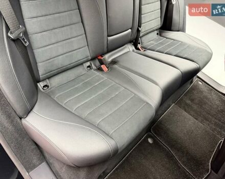 Черный Мерседес ГЛЕ-Класс, объемом двигателя 2 л и пробегом 90 тыс. км за 68900 $, фото 49 на Automoto.ua