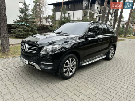Мерседес ГЛЕ-Класс 2017 в Киеве на Automoto.ua Черный Мерседес ГЛЕ-Класс, объемом двигателя 2.14 л и пробегом 160 тыс. км за 32000 $, фото 1 на Automoto.ua