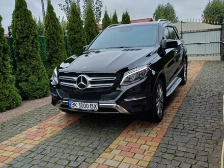 Мерседес ГЛЕ-Класс 2017 в Сарнах на Automoto.ua Черный Мерседес ГЛЕ-Класс, объемом двигателя 2.99 л и пробегом 69 тыс. км за 46500 $, фото 1 на Automoto.ua