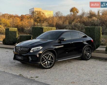 Мерседес ГЛЕ-Класс 2019 в Днепре (Днепропетровске) на Automoto.ua Черный Мерседес ГЛЕ-Класс, объемом двигателя 3 л и пробегом 59 тыс. км за 48600 $, фото 1 на Automoto.ua