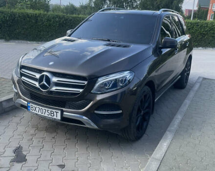Мерседес ГЛЕ-Класс 2015 в Хмельницком на Automoto.ua Коричневый Мерседес ГЛЕ-Класс, объемом двигателя 2.2 л и пробегом 250 тыс. км за 31000 $, фото 1 на Automoto.ua