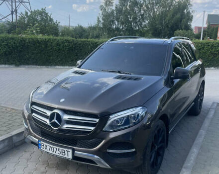 Мерседес ГЛЕ-Класс 2015 в Хмельницком на Automoto.ua Коричневый Мерседес ГЛЕ-Класс, объемом двигателя 2.2 л и пробегом 250 тыс. км за 31000 $, фото 1 на Automoto.ua
