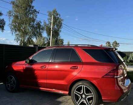 Красный Мерседес ГЛЕ-Класс, объемом двигателя 2.99 л и пробегом 214 тыс. км за 31000 $, фото 4 на Automoto.ua