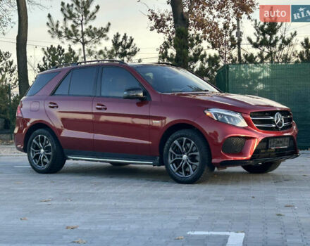 Красный Мерседес ГЛЕ-Класс, объемом двигателя 3 л и пробегом 39 тыс. км за 49000 $, фото 2 на Automoto.ua