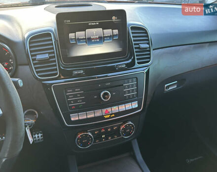 Красный Мерседес ГЛЕ-Класс, объемом двигателя 3 л и пробегом 39 тыс. км за 49000 $, фото 27 на Automoto.ua