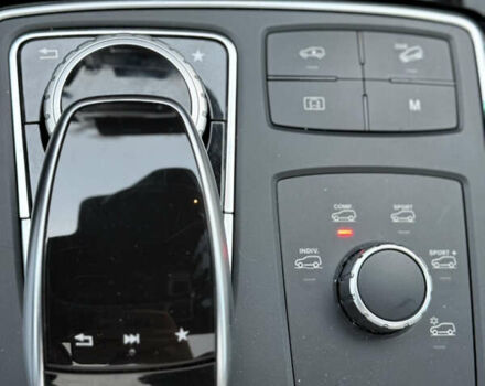 Красный Мерседес ГЛЕ-Класс, объемом двигателя 3 л и пробегом 96 тыс. км за 43500 $, фото 54 на Automoto.ua